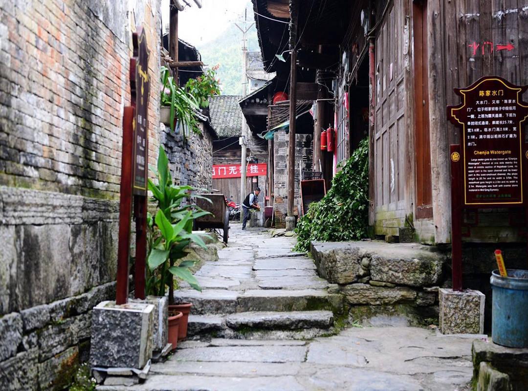 纳入城中村改造、保障房建设的城市扩围